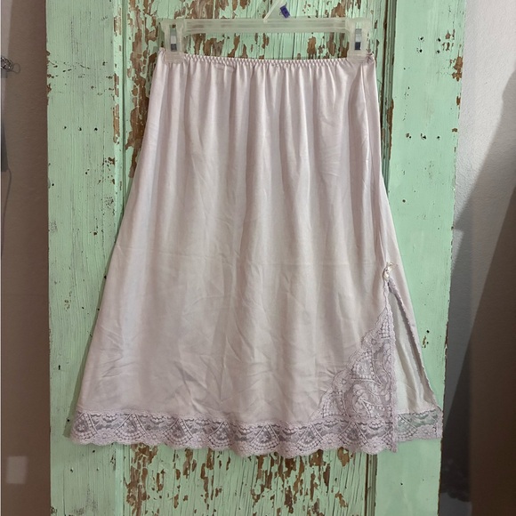 Vassarette light purple Lace Trim Slip skirt - Picture 1 of 6